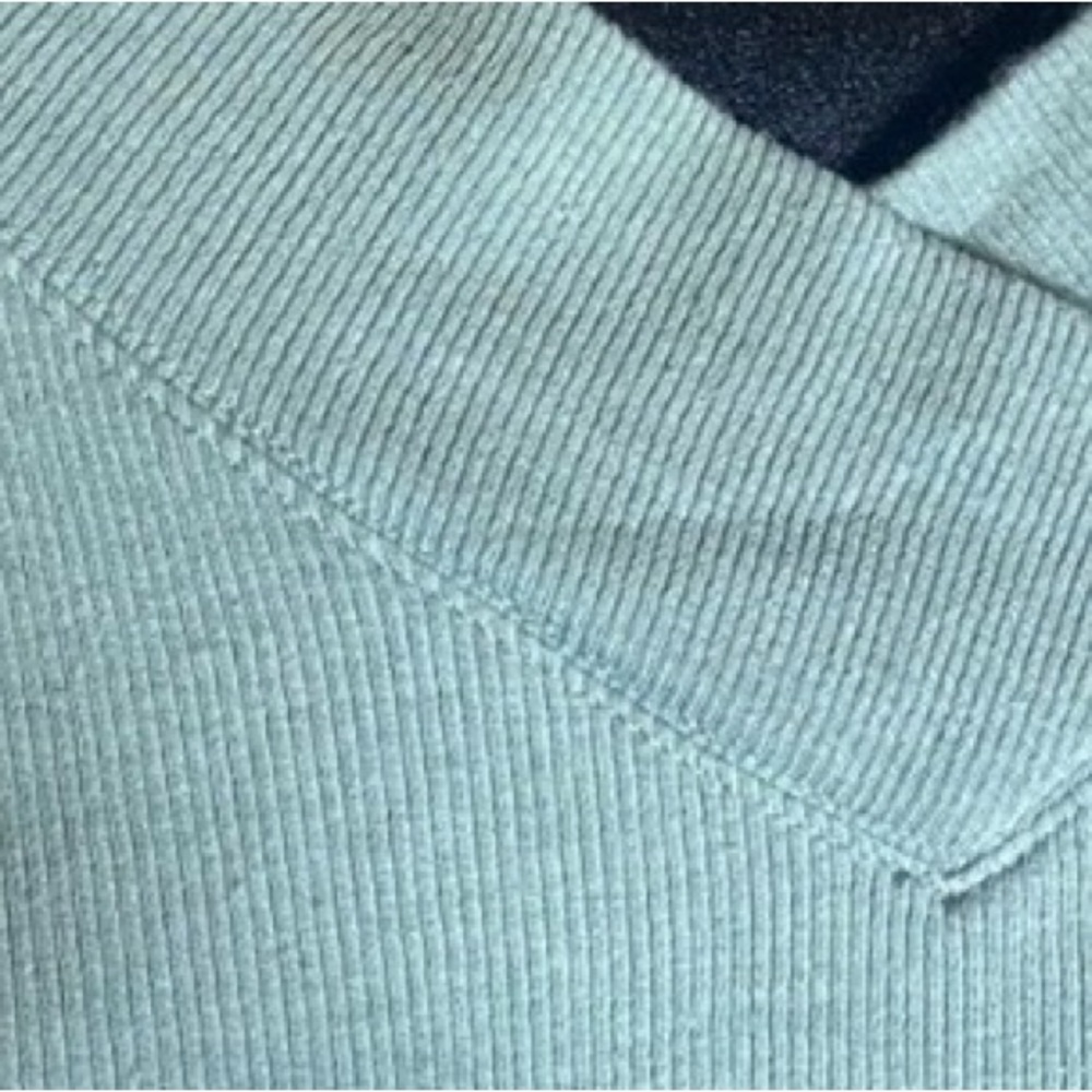 🌱Soft Surroundings Double V-Neck,  Tea Green, Long Sleeve Ribbed Top. Size XL - Picture 3 of 6